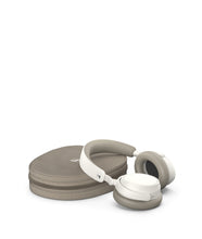 Load image into Gallery viewer, ACCENTUM Plus Wireless Over Ear Headphones