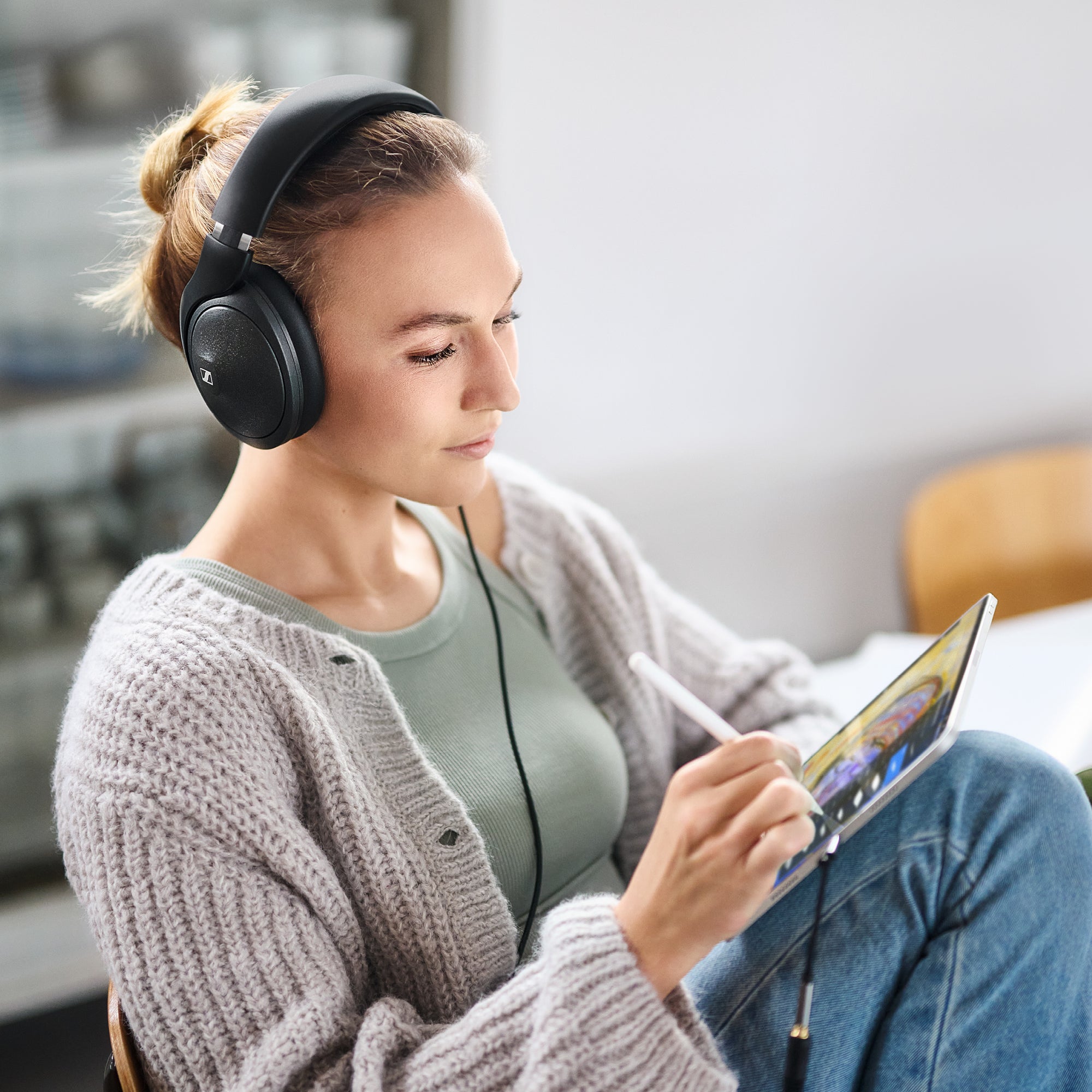 HD 620S Closed Back Over Ear Wired Audiophile Headphones