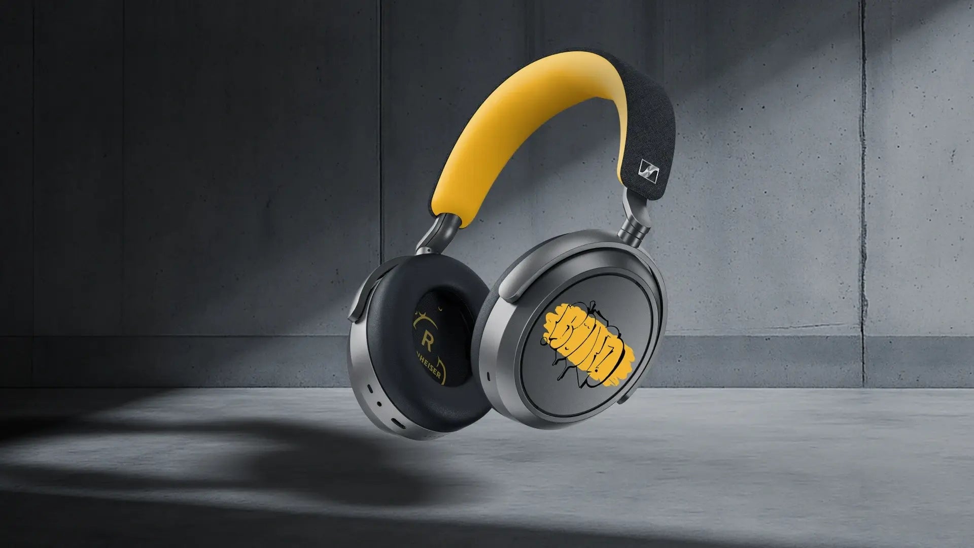  Momentum 4 Wireless 80th Anniversary Special Edition Headphones Desktop