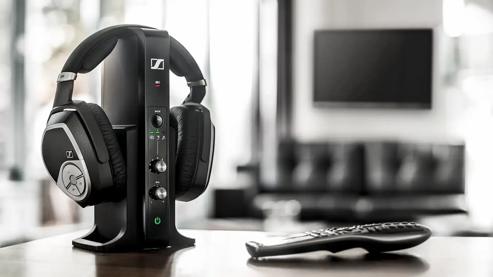  RS 195 TV Listener Headset Desktop