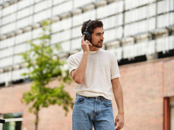 MOMENTUM 4 Bluetooth Over-ear Headphones