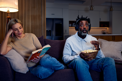 RS 255 TV Headphones - Bluetooth Auracast Headphones and BTA1 transmitter without stand